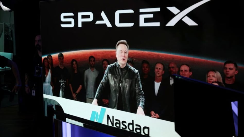 SpaceX priced its IPO at $135 per share and debuted at $150 on June 12. Within days, the stock surged as much as 67%, touching an intraday high of $225.64 on June 16. SpaceX priced its IPO at $135 per share and debuted at $150 on June 12. Within days, the stock surged as much as 67%, touching an intraday high of $225.64 on June 16.