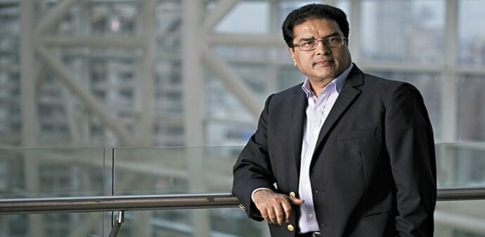 He does not believe in skim-reading dozens of titles to check off a list. Instead, he advises investors to pick just two exceptional books and study them with obsessive depth. He does not believe in skim-reading dozens of titles to check off a list. Instead, he advises investors to pick just two exceptional books and study them with obsessive depth.
