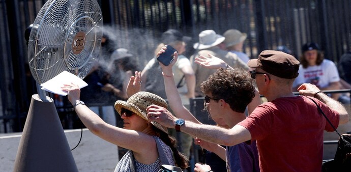 No alcohol, schools shut: France tightens curbs as extreme heat grips Europe No alcohol, schools shut: France tightens curbs as extreme heat grips Europe