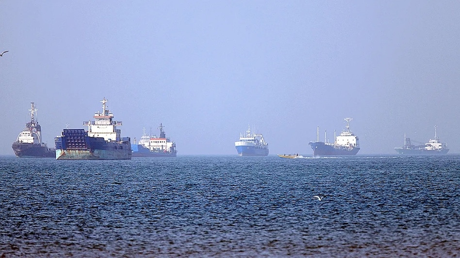 Govt asks shipping companies to avoid deploying Indian seafarers in Hormuz Govt asks shipping companies to avoid deploying Indian seafarers in Hormuz