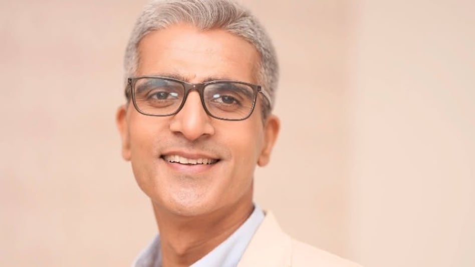 Kalra brings more than 25 years of experience across banking, insurance and fintech. Kalra brings more than 25 years of experience across banking, insurance and fintech.