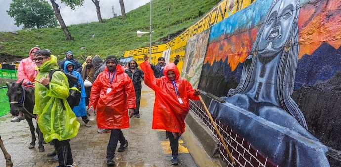 IMD forecast forces suspension of Amarnath, Vaishno Devi and Shiv Khori pilgrimages IMD forecast forces suspension of Amarnath, Vaishno Devi and Shiv Khori pilgrimages