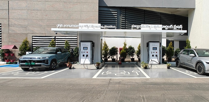 Hyundai, like its Japanese rival Maruti Suzuki, currently lacks a mass-market EV model in India. Hyundai, like its Japanese rival Maruti Suzuki, currently lacks a mass-market EV model in India.