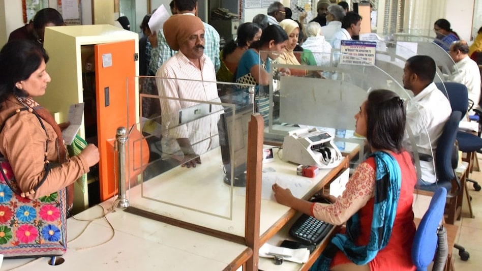 New technology alone may not be the reason behind the decline in jobs at banks. New technology alone may not be the reason behind the decline in jobs at banks.