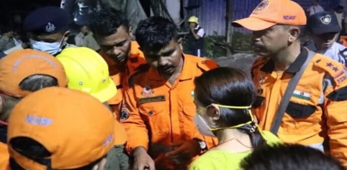 Landslide traps 25 in Sikkim tunnel, kills 10 as rescuers pass out from underground gas leak Landslide traps 25 in Sikkim tunnel, kills 10 as rescuers pass out from underground gas leak
