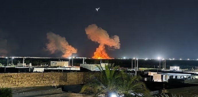 Trump warns of more Iran strikes as ceasefire talks fail and Hormuz tensions escalate Trump warns of more Iran strikes as ceasefire talks fail and Hormuz tensions escalate