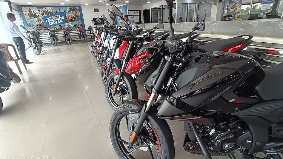 Bajaj currently sells around 2,000 internal combustion engine (ICE) motorcycles a month in Delhi. Bajaj currently sells around 2,000 internal combustion engine (ICE) motorcycles a month in Delhi.