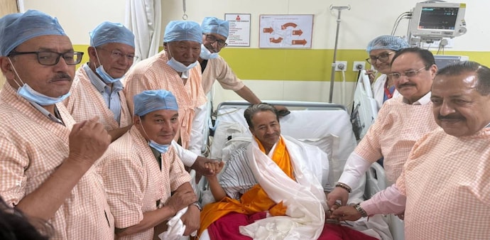 Wangchuk ends hunger strike citing violence fears; CJP agitation continues despite fast ending Wangchuk ends hunger strike citing violence fears; CJP agitation continues despite fast ending