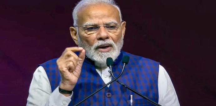 During a Cabinet meeting on July 24, the Prime Minister surveyed his colleagues on their digital footprint, specifically asking how many of them actively use Instagram — one of the world’s most popular social media platforms. During a Cabinet meeting on July 24, the Prime Minister surveyed his colleagues on their digital footprint, specifically asking how many of them actively use Instagram — one of the world’s most popular social media platforms.