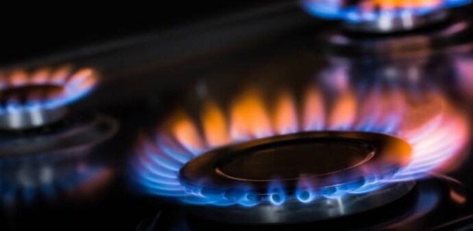 By replacing gas stoves with electric induction models, researchers recorded a dramatic drop in respiratory symptoms, sharply reducing hospitalizations and missed school days. By replacing gas stoves with electric induction models, researchers recorded a dramatic drop in respiratory symptoms, sharply reducing hospitalizations and missed school days.