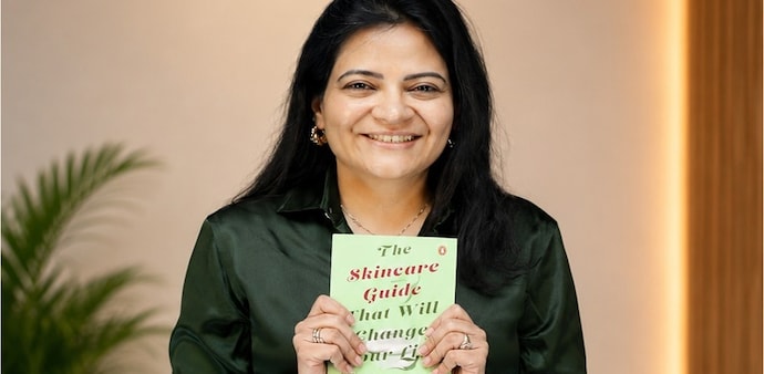 The author also draws attention to the link between skin and conditions affecting the liver, thyroid, kidneys, gut and metabolism. The author also draws attention to the link between skin and conditions affecting the liver, thyroid, kidneys, gut and metabolism.