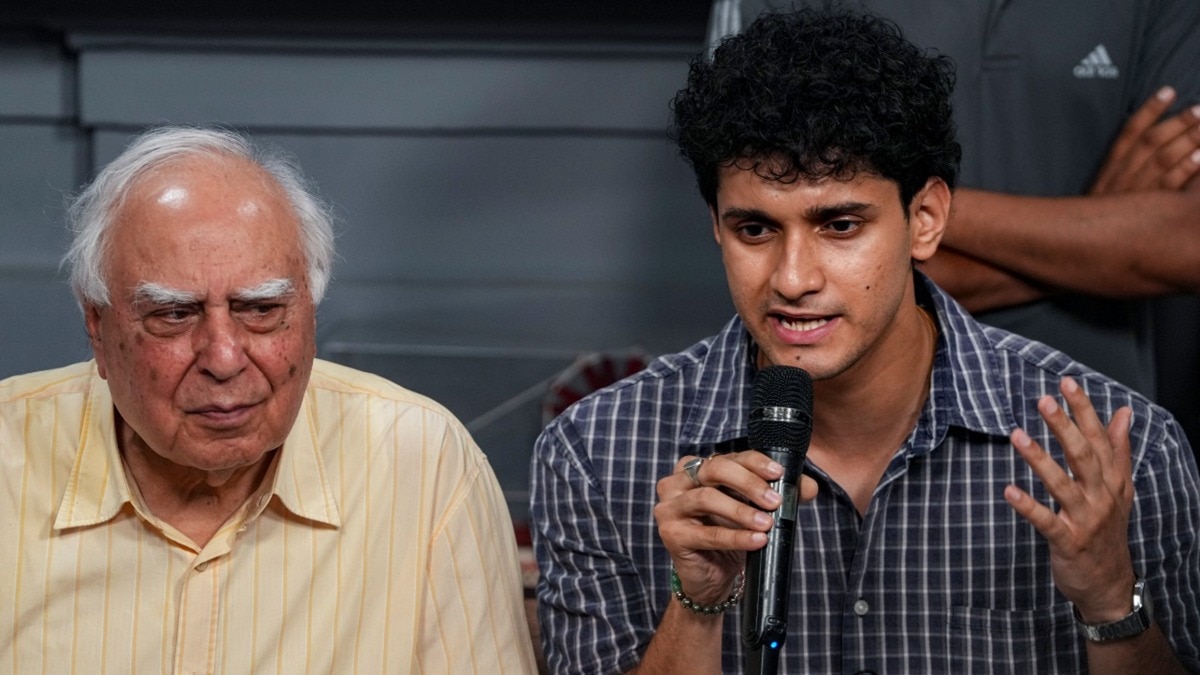 Kapil Sibal announces ₹1 crore support for CJP’s legal aid initiative for NEET protesters across India