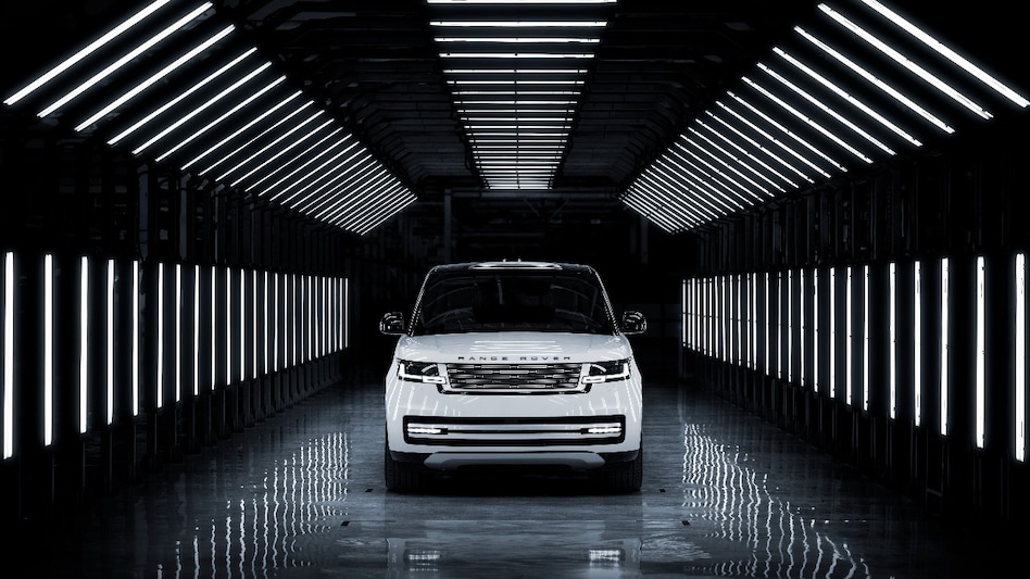 In the June quarter, JLR reduced prices of its flagship Range Rover SV from ₹4.25 crore (ex-showroom) to ₹3.5 crore, marking a cut of up to ₹75 lakh. In the June quarter, JLR reduced prices of its flagship Range Rover SV from ₹4.25 crore (ex-showroom) to ₹3.5 crore, marking a cut of up to ₹75 lakh.