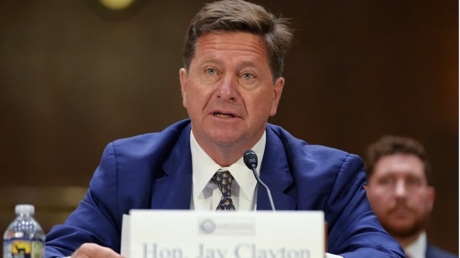Jay Clayton takes charge as US intelligence chief after weeks of uncertainty Jay Clayton takes charge as US intelligence chief after weeks of uncertainty