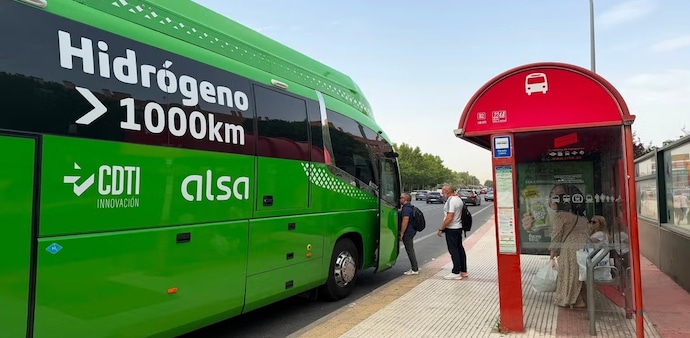 The demonstration comes as Europe accelerates investment in hydrogen infrastructure under its climate goals. The demonstration comes as Europe accelerates investment in hydrogen infrastructure under its climate goals.