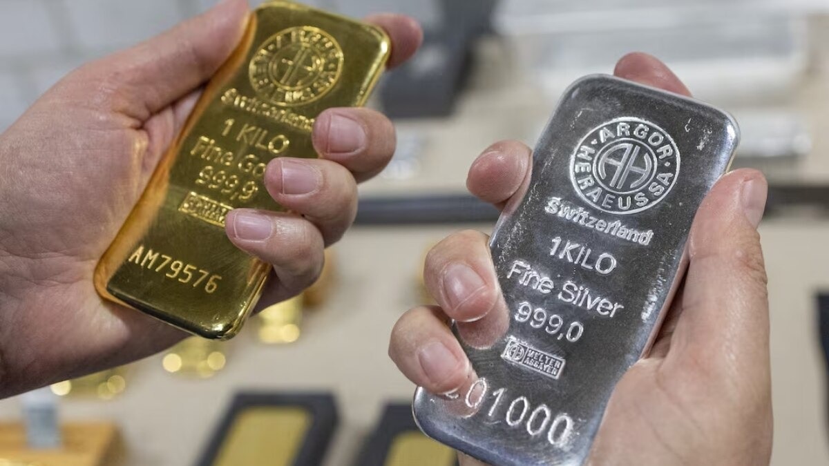 In the retail market, gold continues to be traded mainly in two purities, 24-karat and 22-karat.