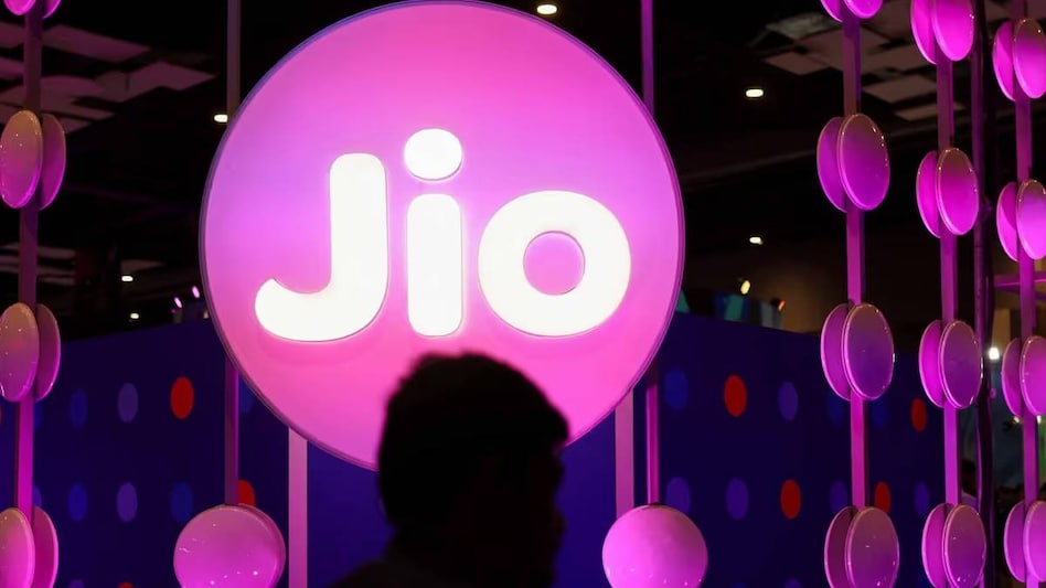 New Jio Home plans include combines Wi-Fi, live TV, and OTT streaming services. New Jio Home plans include combines Wi-Fi, live TV, and OTT streaming services.
