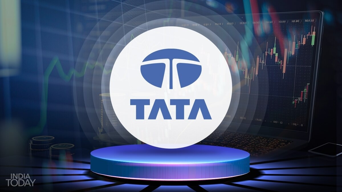 RBI classifies Tata Sons as upper layer NBFC; listing requirement hinges on CIC deregistration