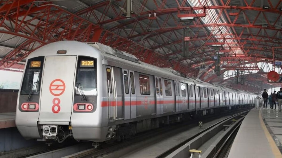 Daily journeys grew from 82,000 in its inaugural year to an average of 6.41 crore passenger journeys today. On August 8, 2025, the system set a single-day record by registering over 81 lakh passenger journeys.