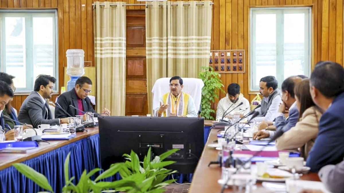  Union Minister Tokhan Sahu Tokhan Sahu said the policy governing conversion of DDA properties was currently under review.