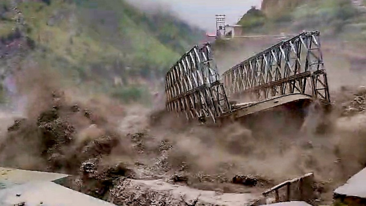 Uttarakhand: A Bailey bridge over the Tamak drain collapses under the impact of raging floodwaters and debris