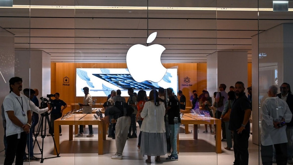 The new iPhone Pro models will have glass on the front and back.