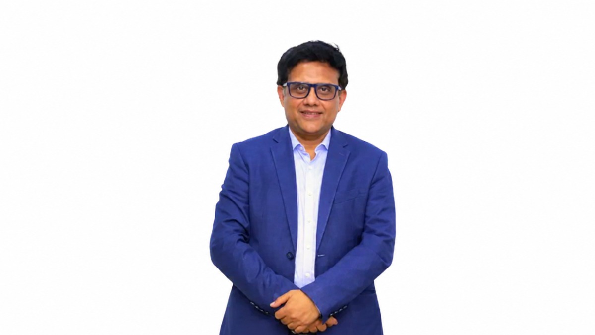 Roy started his career at Asian Paints as a management trainee after completing his Mechanical Engineering degree from Jadavpur University, Kolkata.
