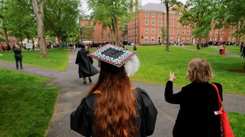 39,000 jobs at risk as US foreign student enrolments fall by 1.1 lakh — India top source country 39,000 jobs at risk as US foreign student enrolments fall by 1.1 lakh — India top source country