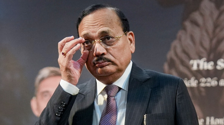 'Get enrolled, join Supreme Court bar': CJI Kant backs NALSAR students after BCI's enrolment ban 'Get enrolled, join Supreme Court bar': CJI Kant backs NALSAR students after BCI's enrolment ban