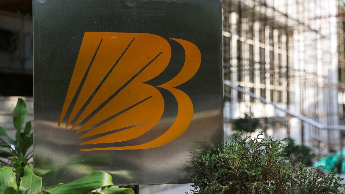 The bank raised $400 million through the three-year tranche at a coupon of 5.114% per annum, equivalent to a spread of 90 basis points over the three-year US Treasury rate.