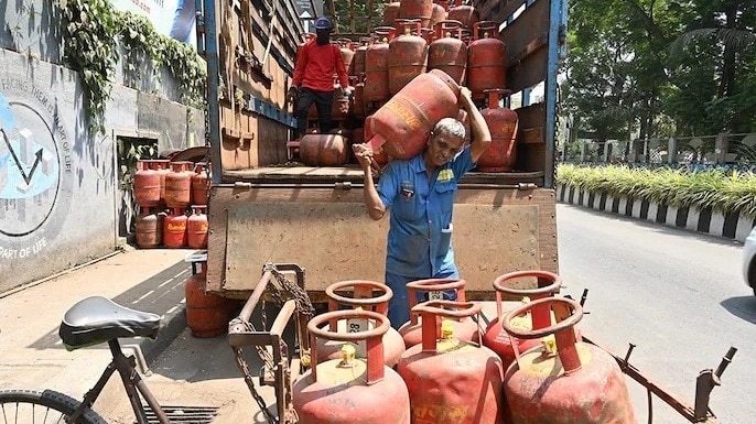 Aadhaar-based biometric e-KYC has been made mandatory as part of efforts to verify LPG consumers and ensure that domestic LPG benefits reach eligible households.