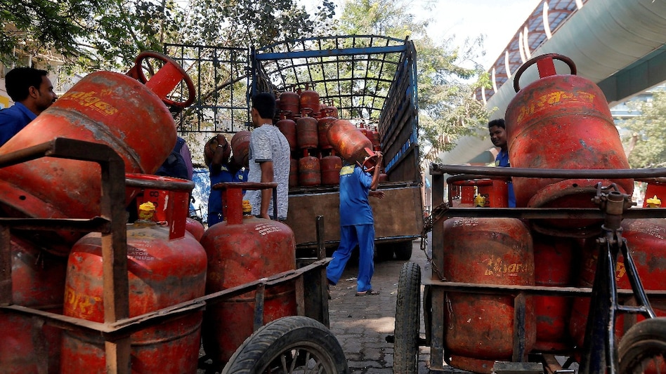 LPG, CNG, PNG prices on August 17: Check latest rates across major cities LPG, CNG, PNG prices on August 17: Check latest rates across major cities