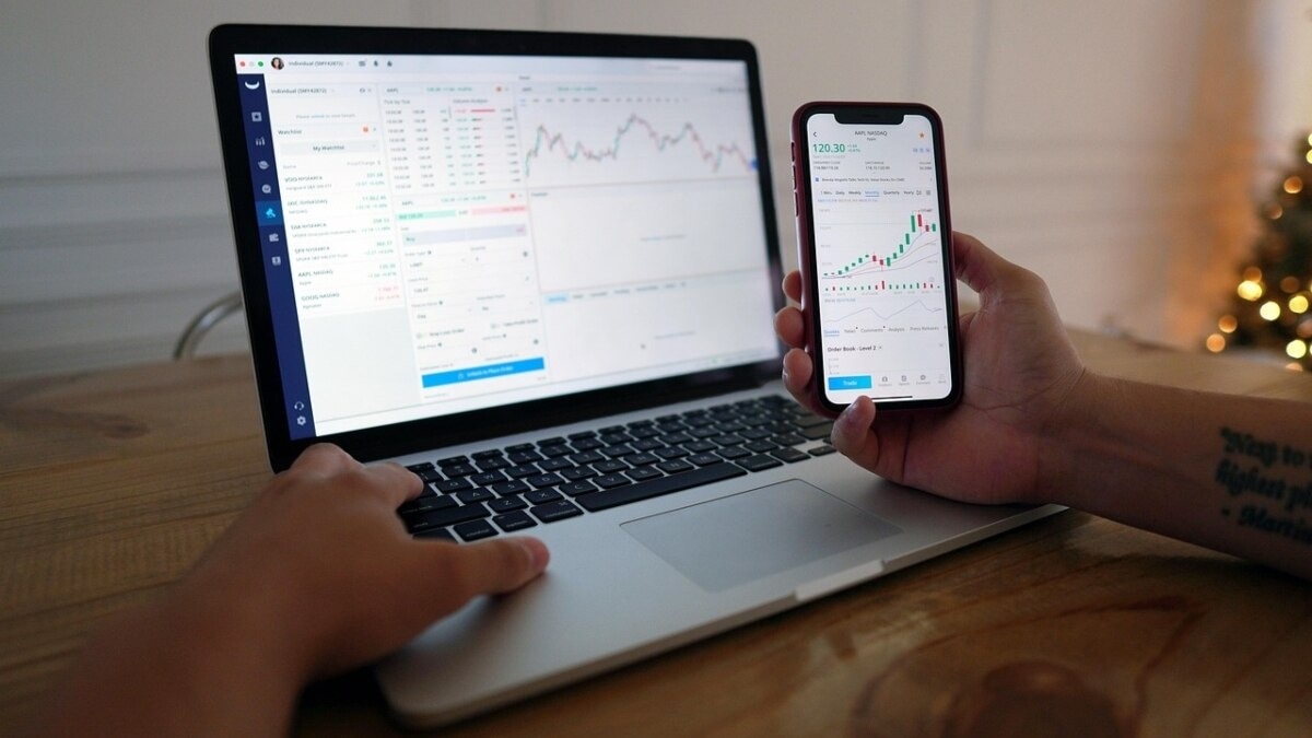 Groww block deal: Around 7.52 crore Groww shares changed hands at Rs 193.45 apiece for Rs 1,450 crore. Besides, 26.10 lakh Groww shares changed hands at Rs 193.10 apiece for Rs 50.32 crore.