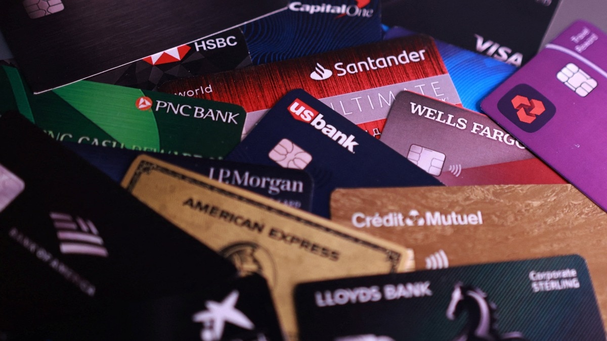 For first-time users, the advice is to start with one card, understand the billing cycle and pay the total outstanding amount every month.