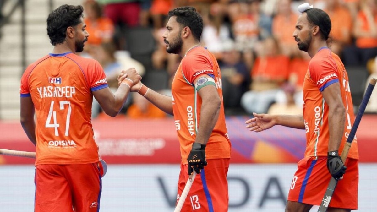 India and Pakistan came into the match with contrasting recent records.