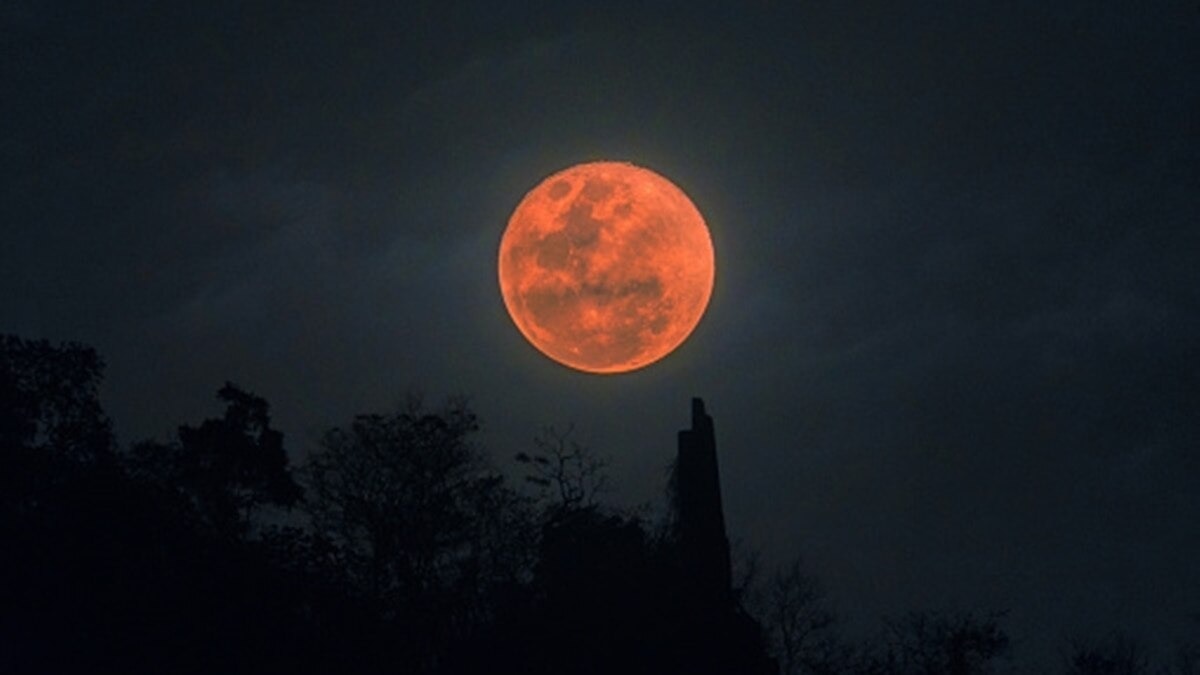 A rare ‘Blood Moon’: 96% Lunar Eclipse 