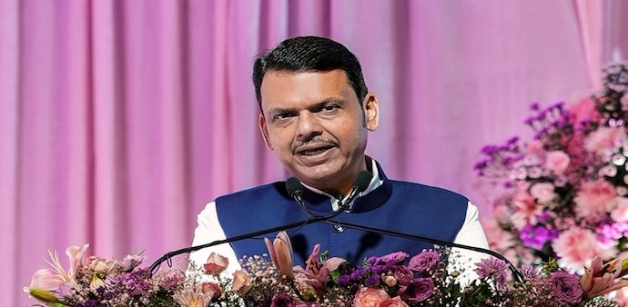 Maharashtra CM Fadnavis says taxi and auto drivers do not need to be experts in Marathi Maharashtra CM Fadnavis says taxi and auto drivers do not need to be experts in Marathi