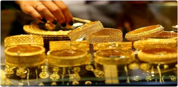 For FY2025-26, gold futures recorded average daily turnover of ₹28,484 crore, while gold options registered average daily notional turnover of ₹1.94 lakh crore. For FY2025-26, gold futures recorded average daily turnover of ₹28,484 crore, while gold options registered average daily notional turnover of ₹1.94 lakh crore.