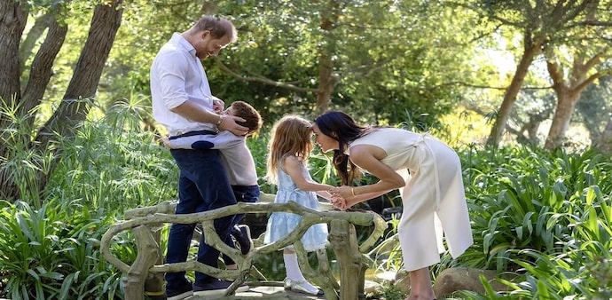 The Cotswolds, a picturesque region spanning parts of Gloucestershire and Oxfordshire, has emerged as the leading possibility for Prince Harry and Meghan Markle’s potential UK home. The Cotswolds, a picturesque region spanning parts of Gloucestershire and Oxfordshire, has emerged as the leading possibility for Prince Harry and Meghan Markle’s potential UK home.