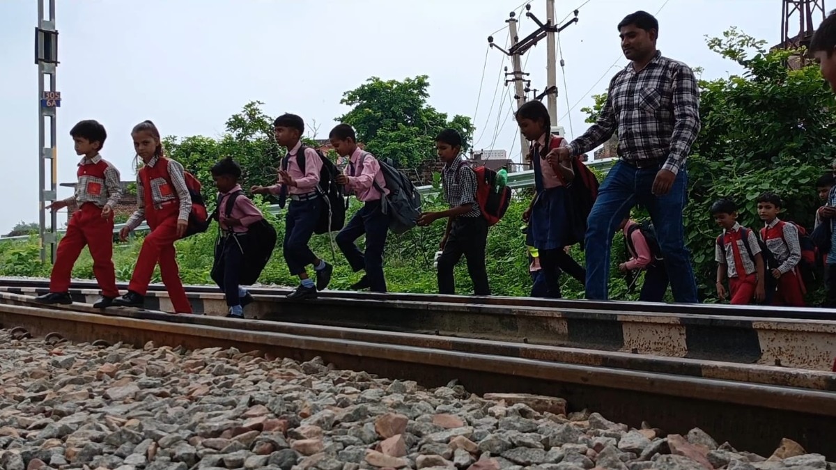 Dholpur railway track danger