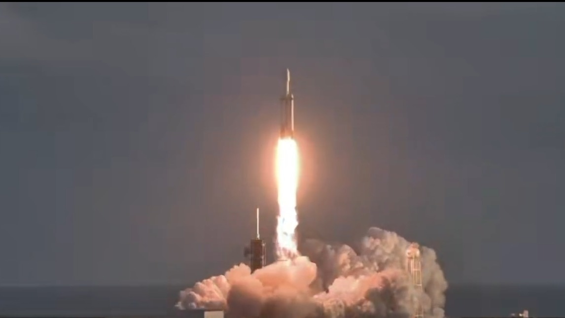 A view of the SpaceX Falcon Heavy lift off, carryig the Roman telescope to orbit. (Photo: Nasa/Screengrab)