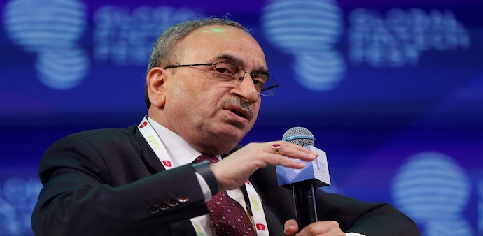 Former SBI Chairman Dinesh Khara approached for HDFC Bank top job, says report Former SBI Chairman Dinesh Khara approached for HDFC Bank top job, says report