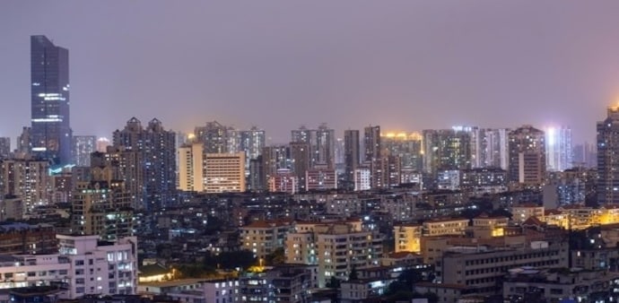 For single professionals aged 25-35, Hyderabad and Bengaluru emerge as the preferred choices. For single professionals aged 25-35, Hyderabad and Bengaluru emerge as the preferred choices.