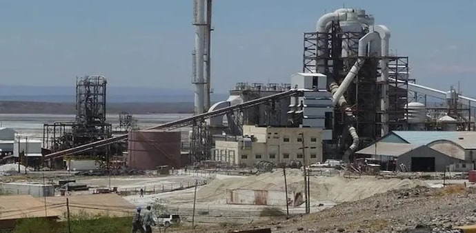 Tata Chemicals Magadi, a subsidiary of India’s Tata Group, produces over 350,000 tonnes of soda ash annually supplying markets across Asia, the Middle East and Africa. (Photo: Kenya Pulse) Tata Chemicals Magadi, a subsidiary of India’s Tata Group, produces over 350,000 tonnes of soda ash annually supplying markets across Asia, the Middle East and Africa. (Photo: Kenya Pulse)