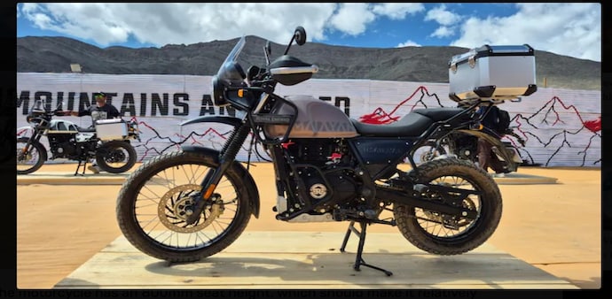 The Himalayan 440 is powered by a new 443cc, single-cylinder, long-stroke engine producing 25.4bhp at 6,250rpm and 34Nm of torque at 4,000rpm. The Himalayan 440 is powered by a new 443cc, single-cylinder, long-stroke engine producing 25.4bhp at 6,250rpm and 34Nm of torque at 4,000rpm.