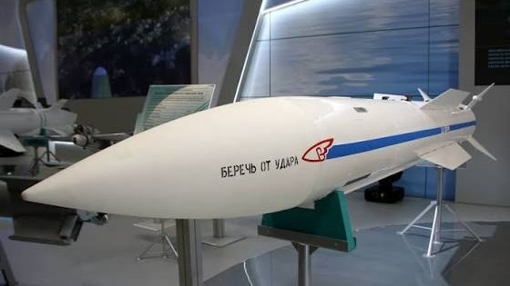 The RVV-BD — short for Raketa Vozduh-Vozduh Bolshoy Dalnosti, or long-range air-to-air missile — is the export designation associated with Russia’s R-37M missile family.