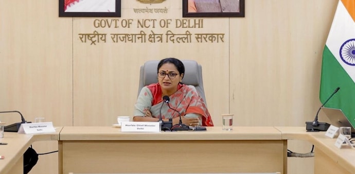 Delhi moves to seal buildings with illegal fifth floors Delhi moves to seal buildings with illegal fifth floors