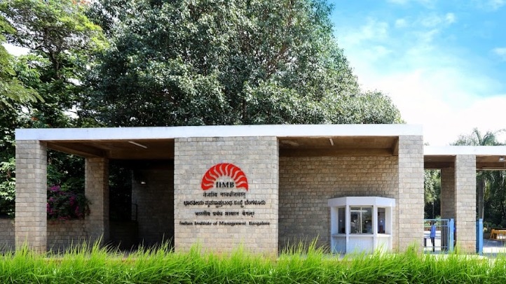 The ranking assesses business schools using 19 criteria.