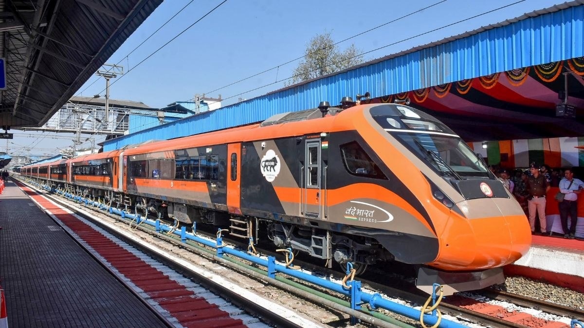 The train departed Hazrat Nizamuddin at approximately 1:38 pm and reached Palwal at 2:21 pm. 