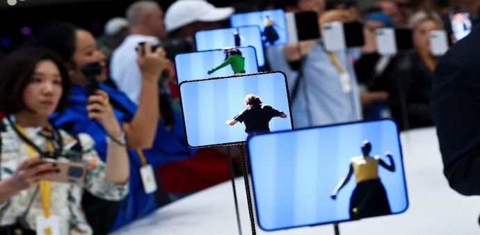 Apple launches iPhone Duo, its first-ever foldable phone. Apple launches iPhone Duo, its first-ever foldable phone.
